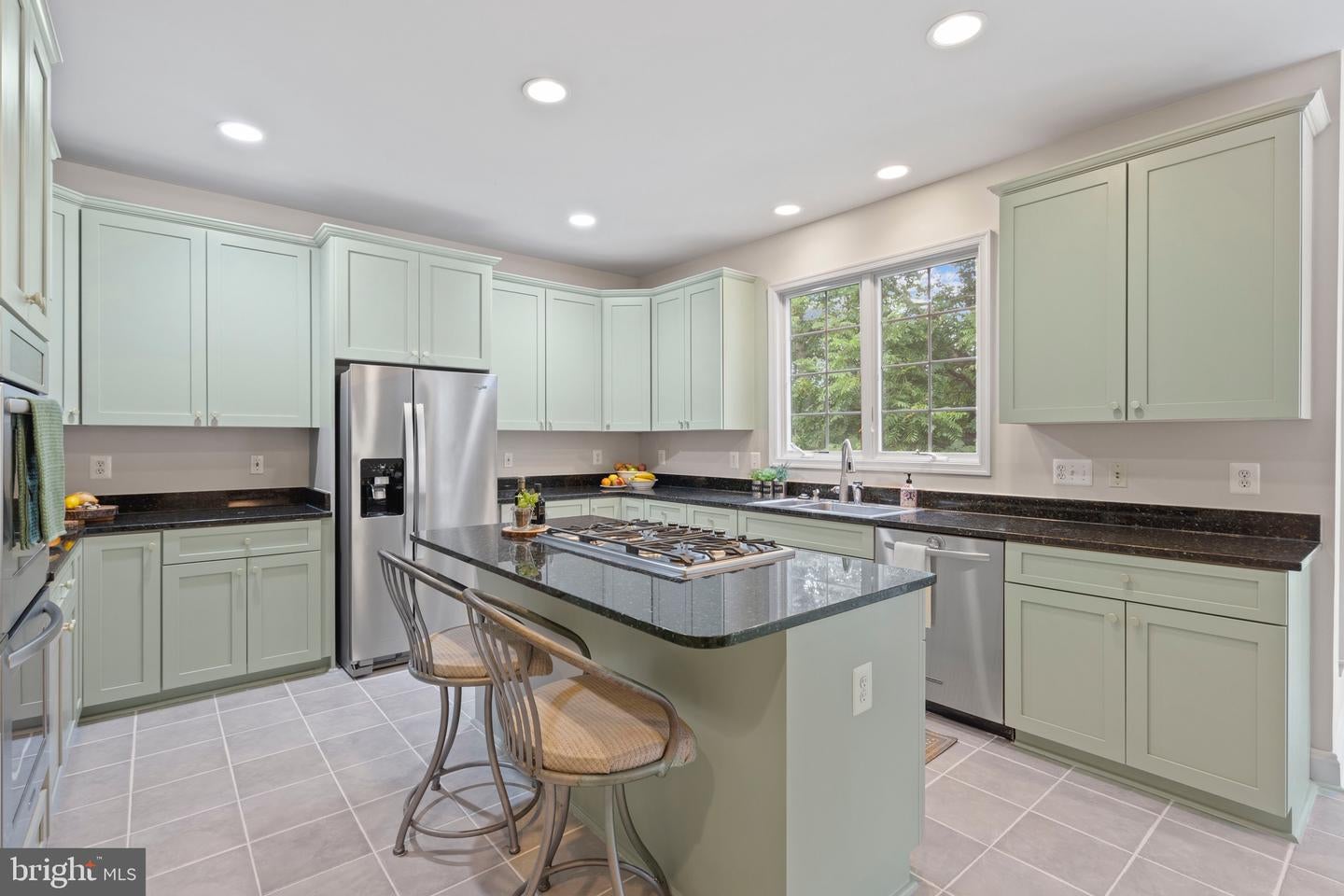 Oakton, Virginia, 22124, United States, 5 Bedrooms Bedrooms, ,5 BathroomsBathrooms,Residential,Active,1926902