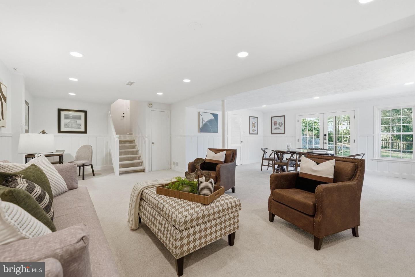 Arlington, Virginia, 22207, United States, 4 Bedrooms Bedrooms, ,3 BathroomsBathrooms,Residential,Pending,2010199