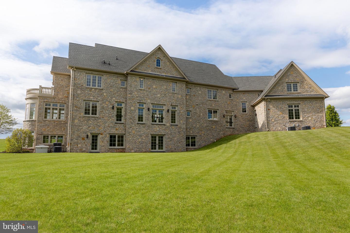 Perched at the pinnacle of an exclusive Upper Makefield Township encla – image 95