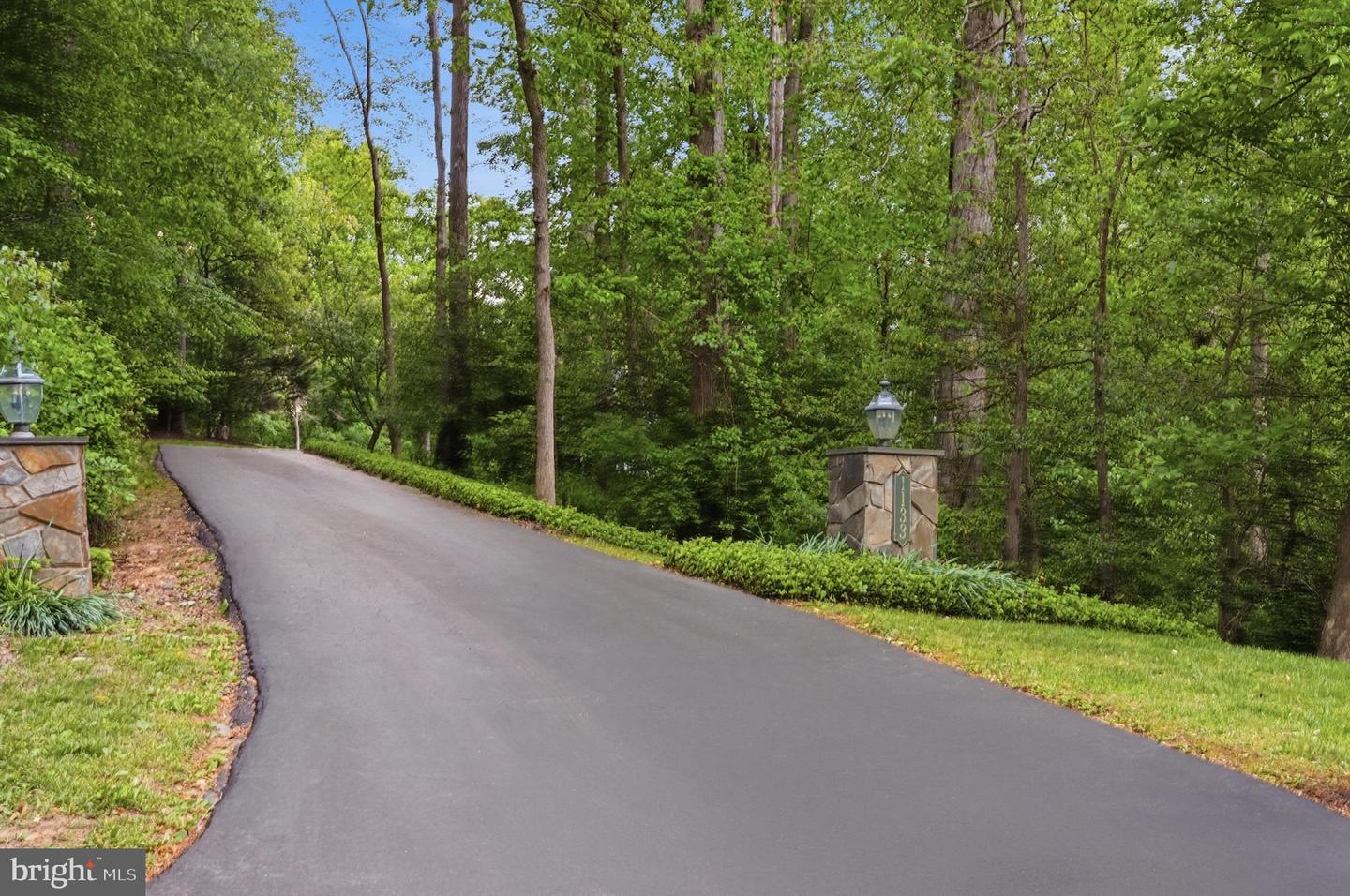 Great Falls, Virginia, 22066, United States, 5 Bedrooms Bedrooms, ,7 BathroomsBathrooms,Residential,Active,2044999