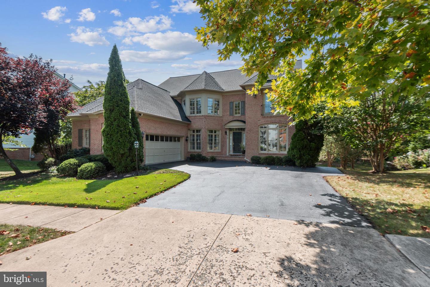 Woodbridge, Virginia, 22192, United States, 5 Bedrooms Bedrooms, ,5 BathroomsBathrooms,Residential,Active,2045542