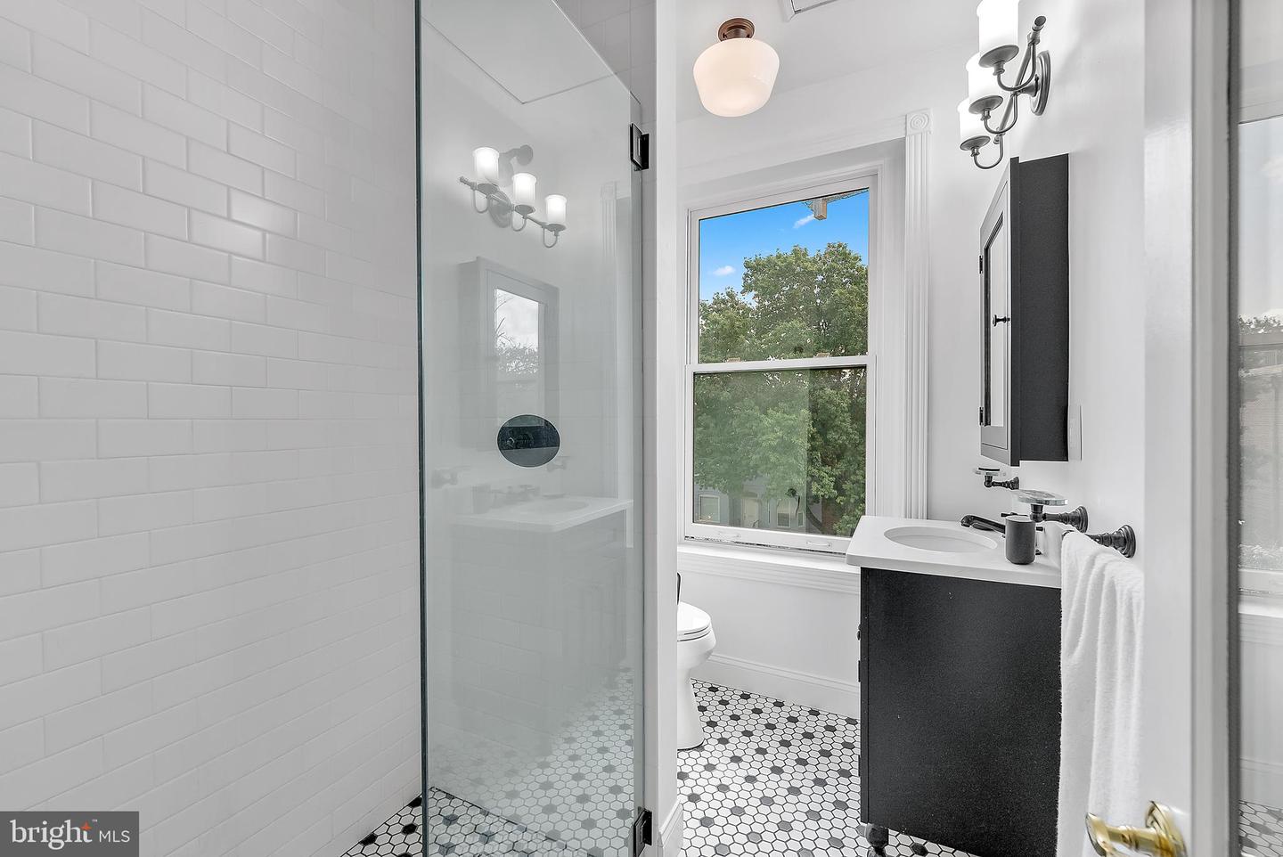 Washington, District Of Columbia, 20005, United States, 3 Bedrooms Bedrooms, ,4 BathroomsBathrooms,Residential,Active,1943762