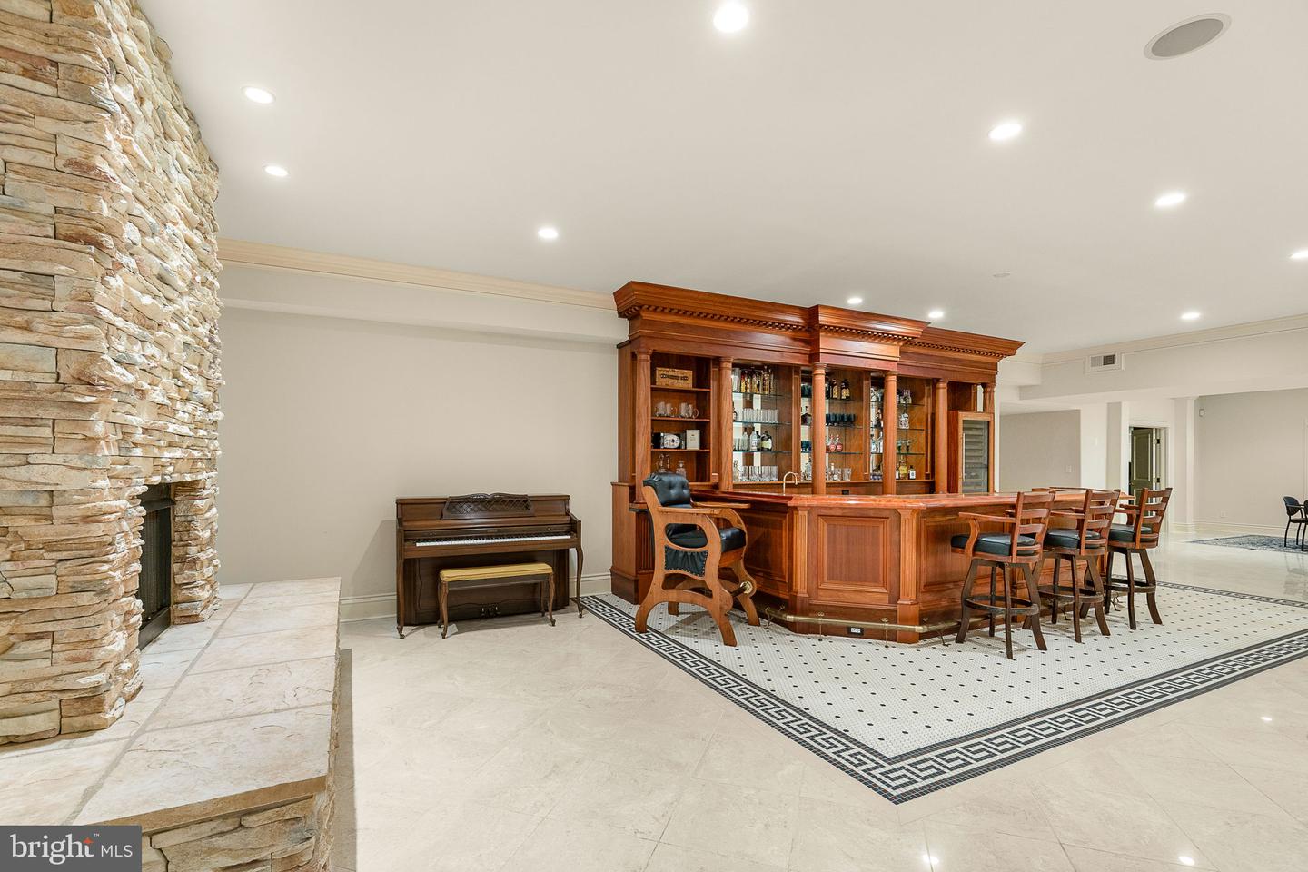 Lorton, Virginia, 22079, United States, 6 Bedrooms Bedrooms, ,8 BathroomsBathrooms,Residential,Active,1933878