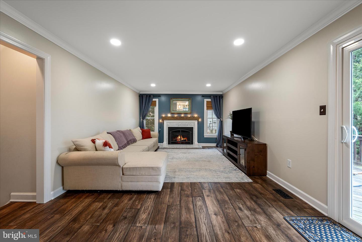 Centreville, Virginia, 20120, United States, 4 Bedrooms Bedrooms, ,3 BathroomsBathrooms,Residential,Active,2015484