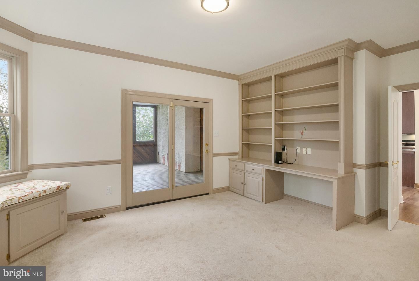 Sellersville, Pennsylvania, 18960, United States, 10 Bedrooms Bedrooms, ,7 BathroomsBathrooms,Residential,Active,1965847