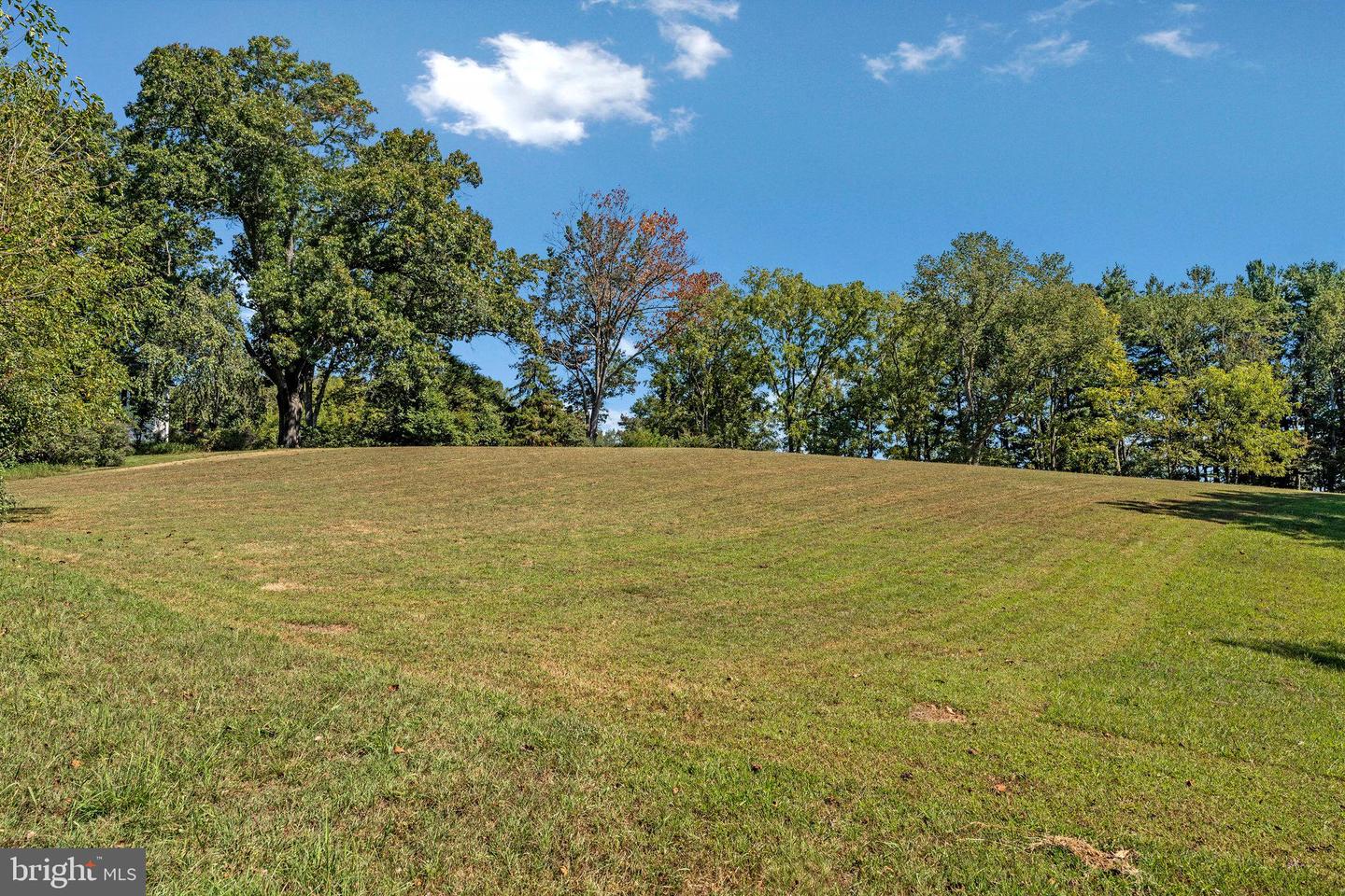 Oakton, Virginia, 22124, United States, 6 Bedrooms Bedrooms, ,8 BathroomsBathrooms,Residential,Active,1945467