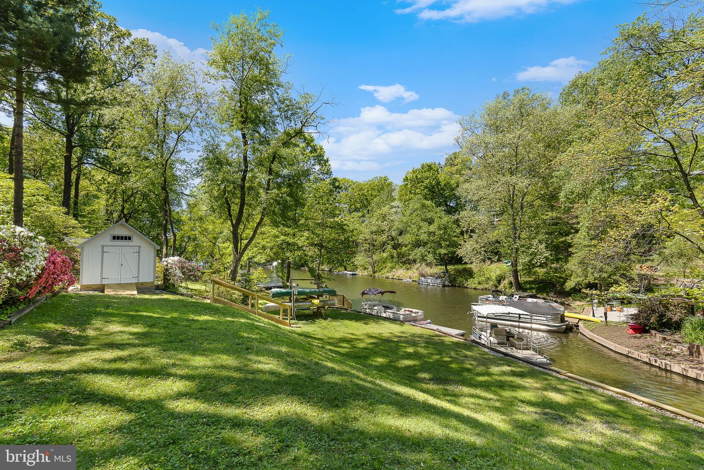 Falls Church, Virginia, 22041, United States, ,3 BathroomsBathrooms,Residential,Active,1843858