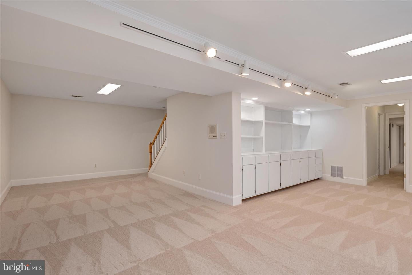 Rockville, Maryland, 20852, United States, 4 Bedrooms Bedrooms, ,4 BathroomsBathrooms,Residential,Active,2045026