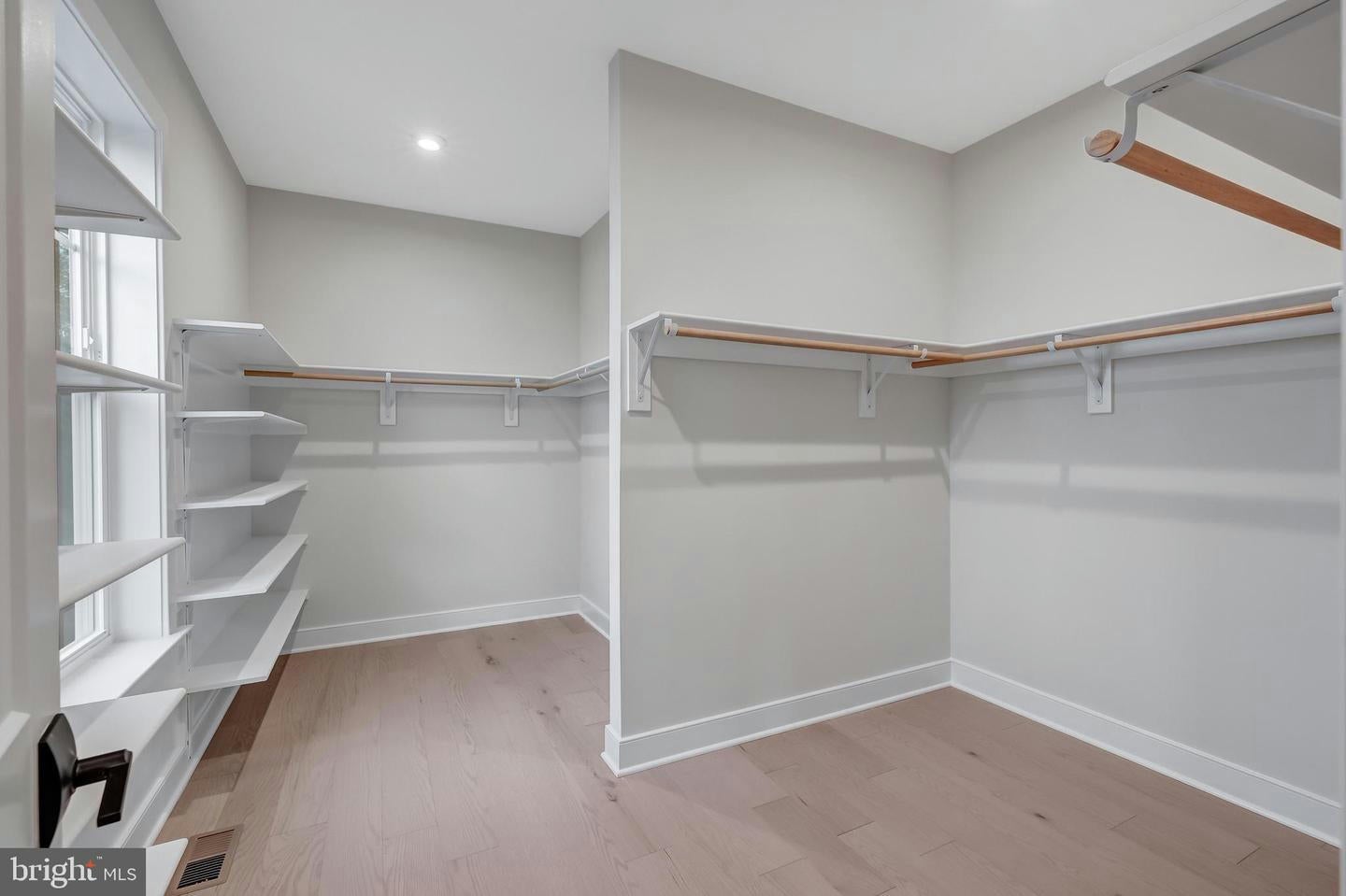 Arlington, Virginia, 22207, United States, ,Residential,Pending,1702157