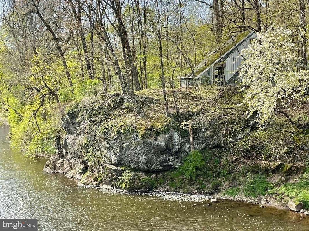 1946 GRAVEL PIKE, PERKIOMENVILLE, PA 18074, photo 1 of 14