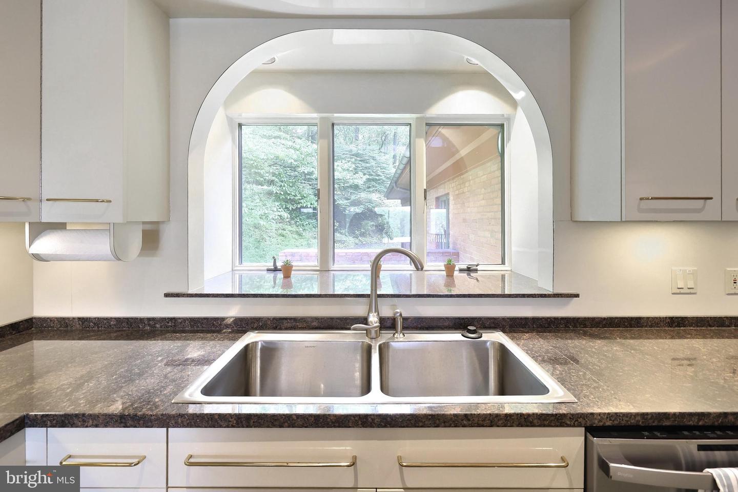 Spring Grove, Pennsylvania, 17362, United States, 6 Bedrooms Bedrooms, ,6 BathroomsBathrooms,Residential,Active,1825088