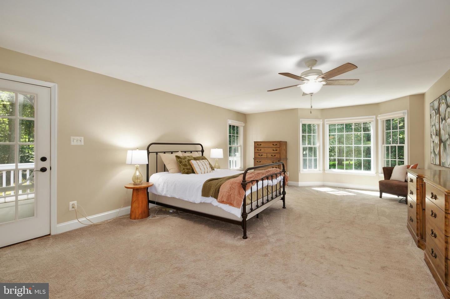 Fairfax Station, Virginia, 22039, United States, 4 Bedrooms Bedrooms, ,3 BathroomsBathrooms,Residential,Active,1936424