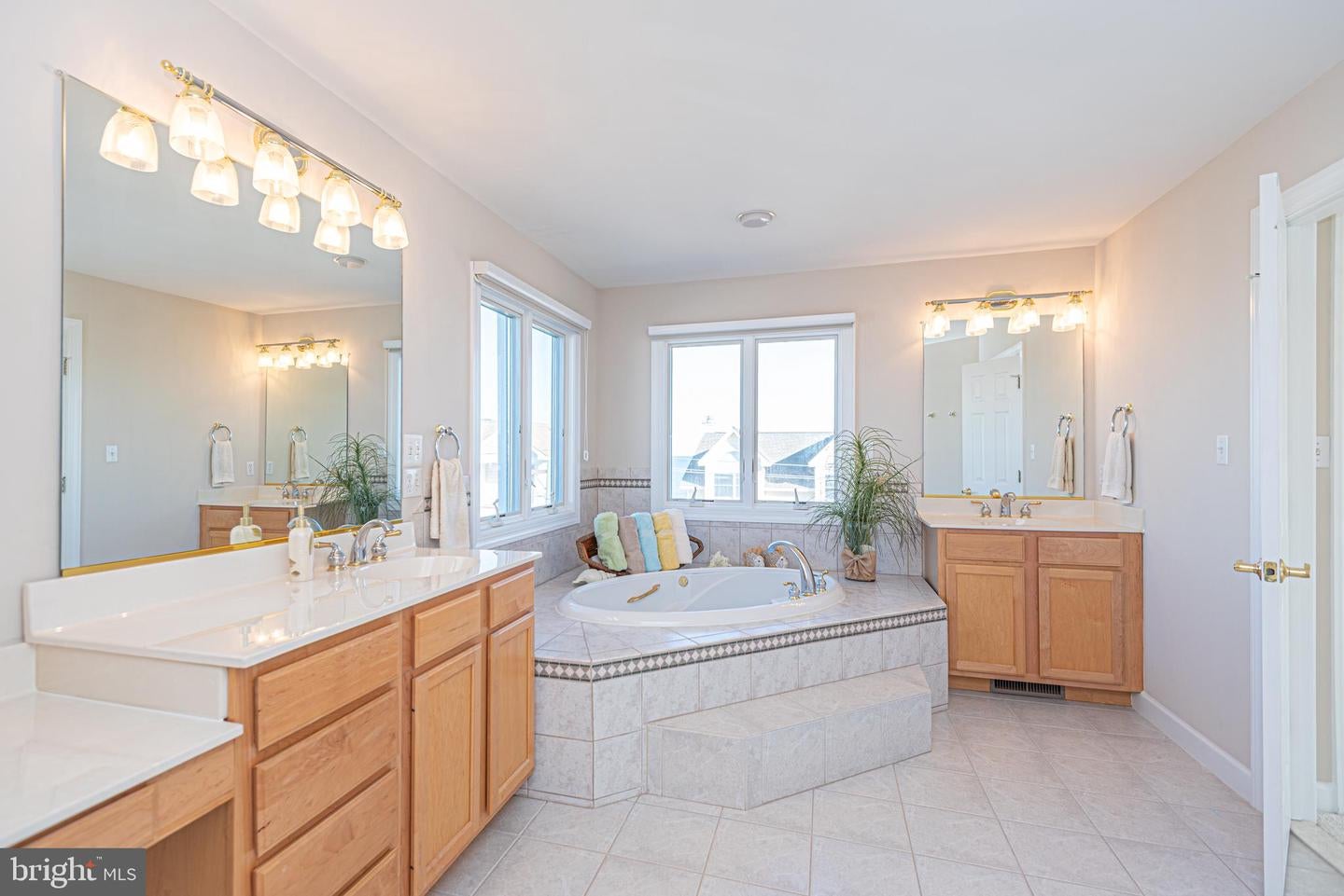 Fenwick Island, Delaware, 19944, United States, 5 Bedrooms Bedrooms, ,4 BathroomsBathrooms,Residential,Active,1998592