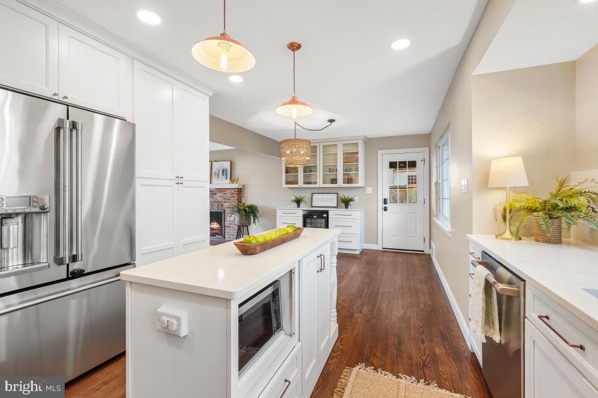 Alexandria, Virginia, 22308, United States, 3 Bedrooms Bedrooms, ,3 BathroomsBathrooms,Residential,Active,2006768