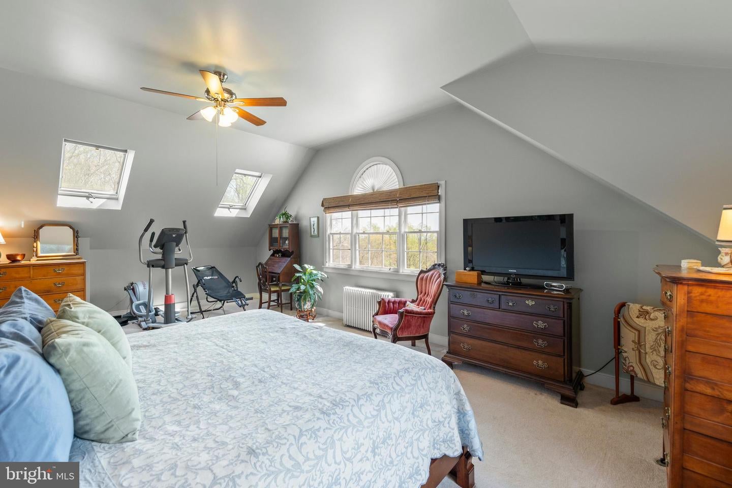 Winchester, Virginia, 22602, United States, 4 Bedrooms Bedrooms, ,4 BathroomsBathrooms,Residential,Active,2041509
