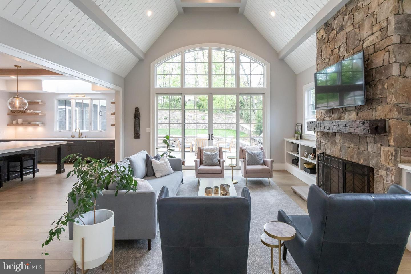 Arlington, Virginia, 22207, United States, 6 Bedrooms Bedrooms, ,9 BathroomsBathrooms,Residential,Active,1972156