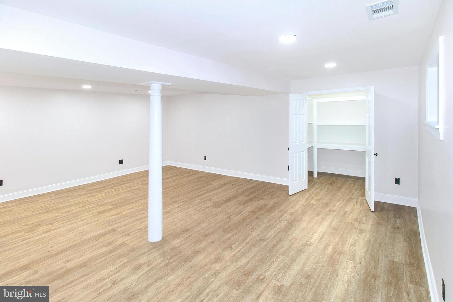 Ashburn, Virginia, 20147, United States, 5 Bedrooms Bedrooms, ,4 BathroomsBathrooms,Residential,Active,1988483