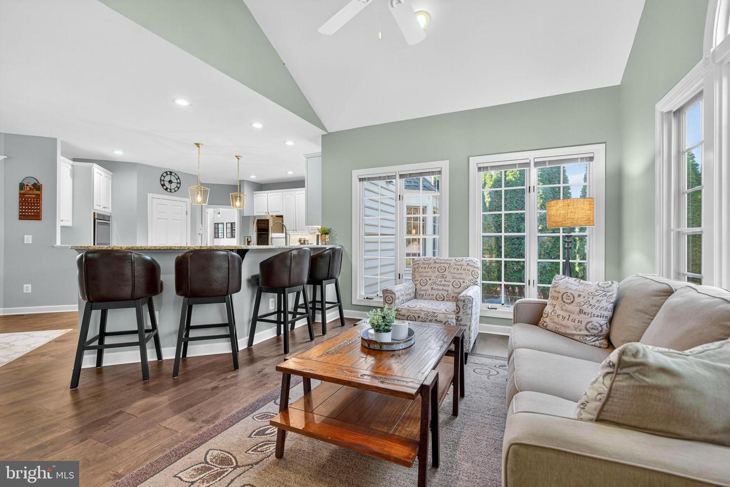 Aldie, Virginia, 20105, United States, 5 Bedrooms Bedrooms, ,5 BathroomsBathrooms,Residential,Active,2010541