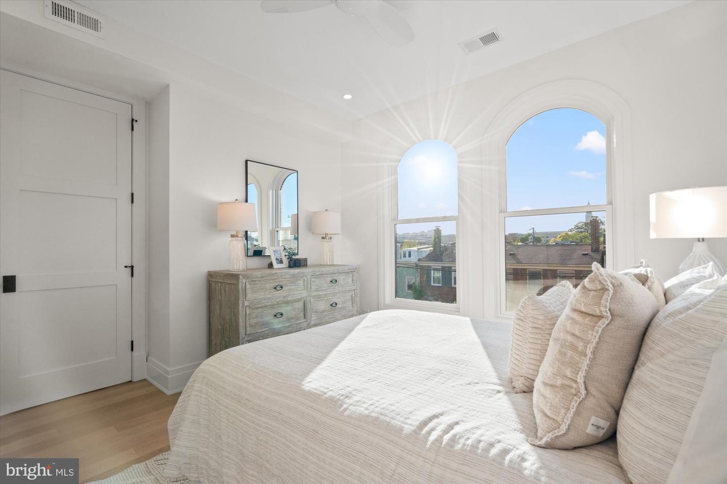 Alexandria, Virginia, 22314, United States, 4 Bedrooms Bedrooms, ,5 BathroomsBathrooms,Residential,Active,1970988