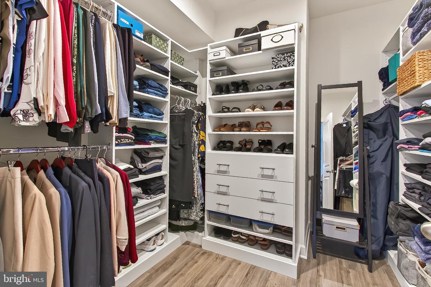 Fairfax, Virginia, 22033, United States, 4 Bedrooms Bedrooms, ,5 BathroomsBathrooms,Residential,Active,2010219