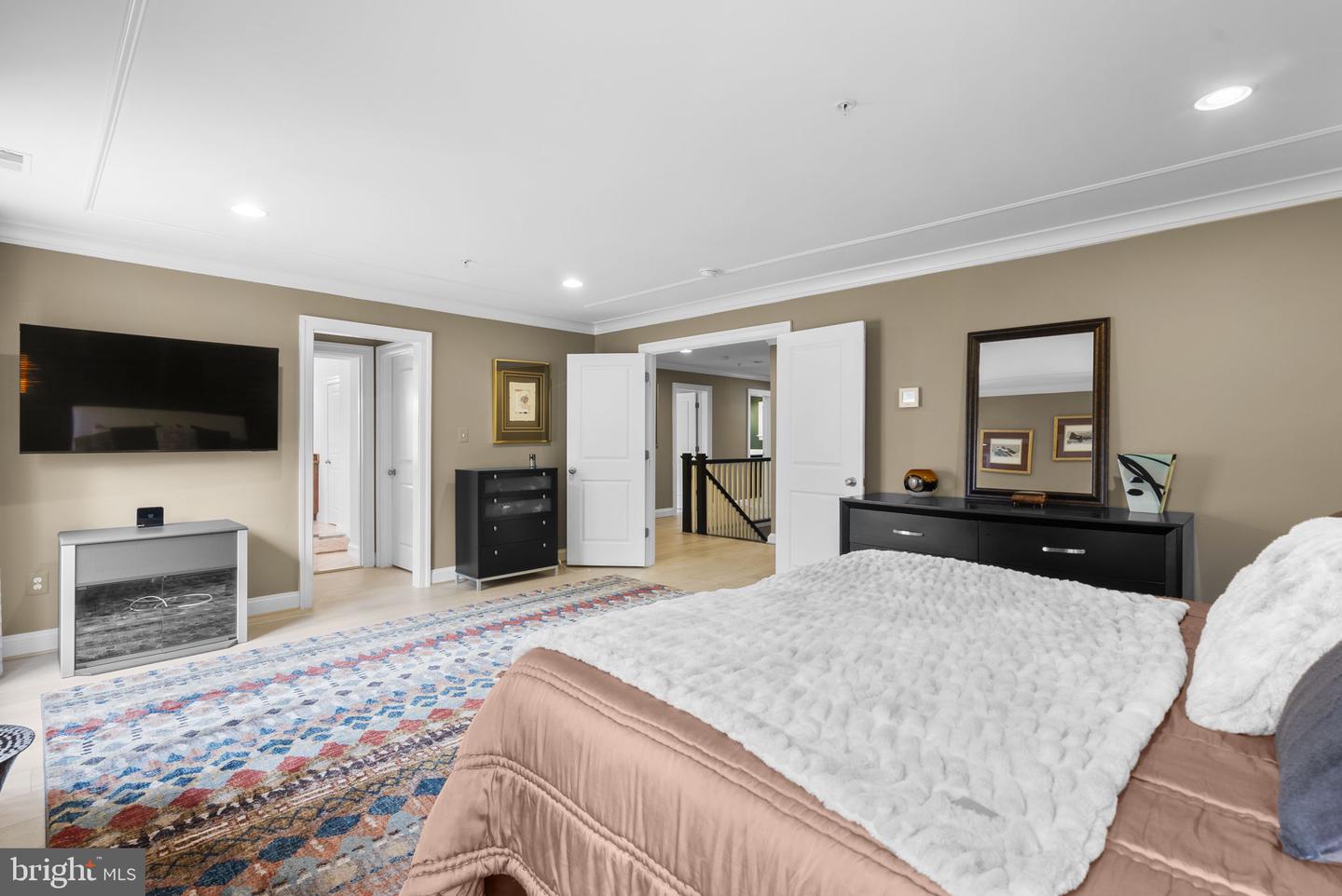 Bethesda, Maryland, 20814, United States, 5 Bedrooms Bedrooms, ,5 BathroomsBathrooms,Residential,Active,2045382