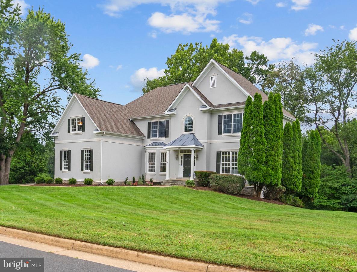 Oakton, Virginia, 22124, United States, 5 Bedrooms Bedrooms, ,5 BathroomsBathrooms,Residential,Active,1926902