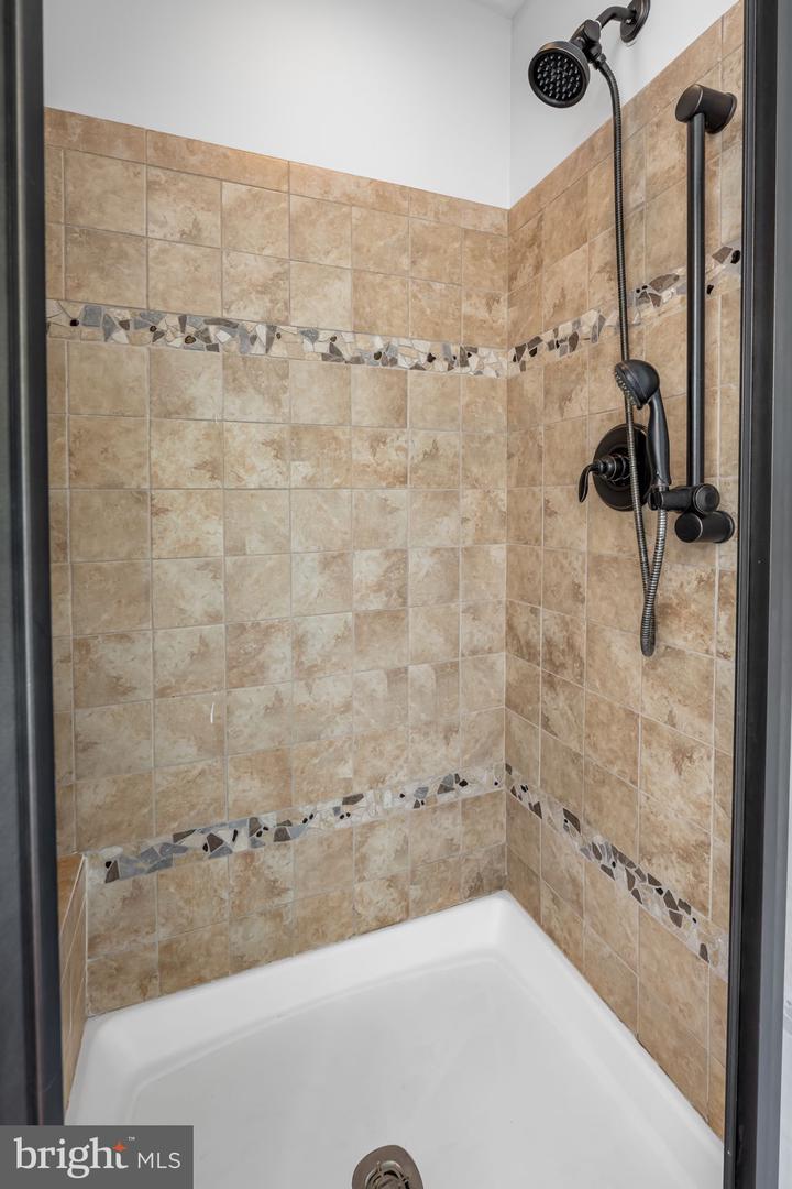 Ellicott City, Maryland, 21042, United States, 5 Bedrooms Bedrooms, ,5 BathroomsBathrooms,Residential,Pending,2045798