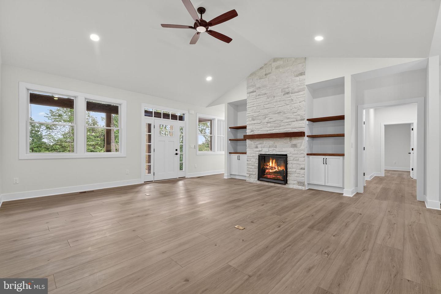 Warrenton, Virginia, 20187, United States, 3 Bedrooms Bedrooms, ,4 BathroomsBathrooms,Residential,Active,1963257