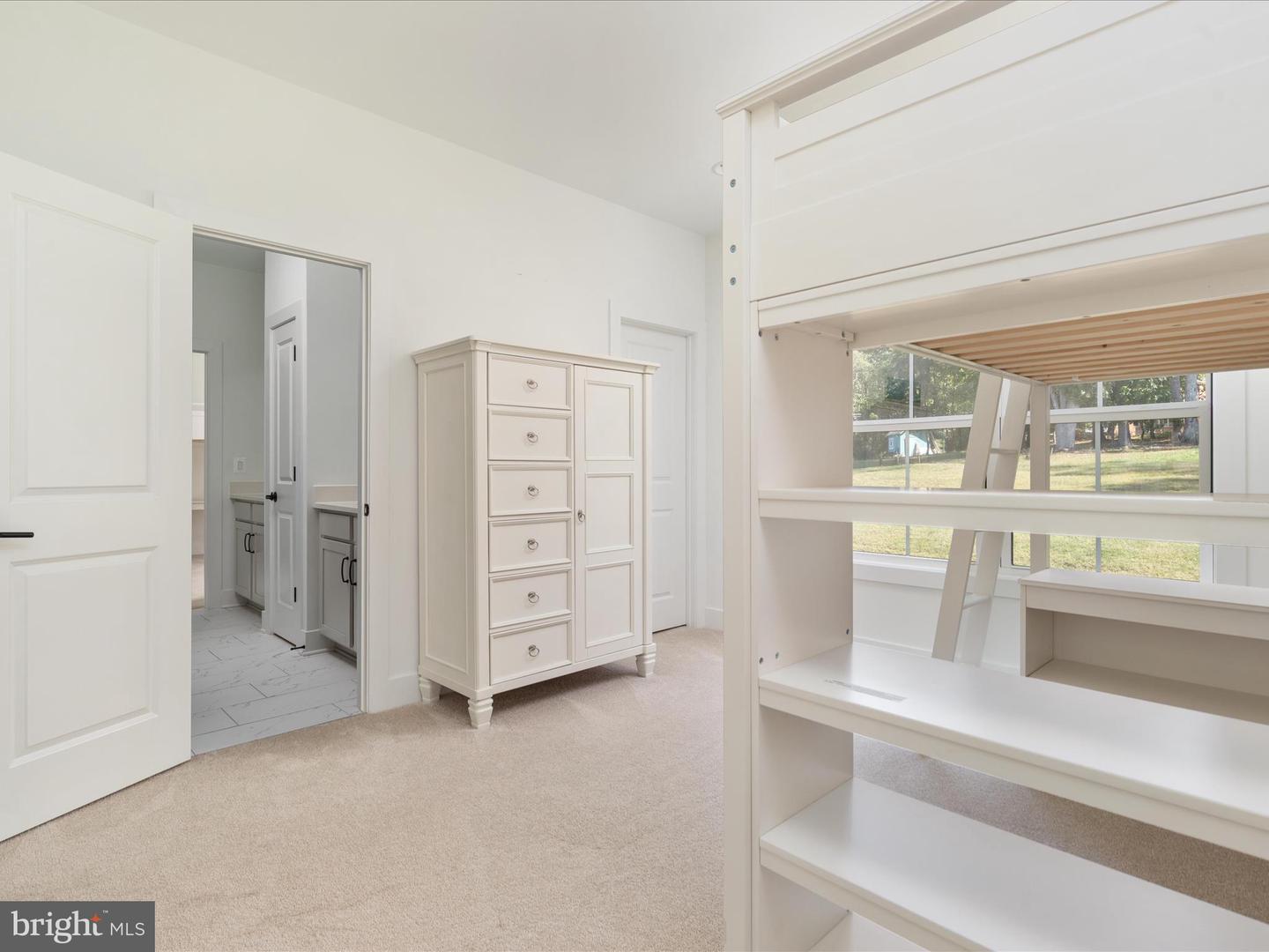 Oakton, Virginia, 22124, United States, 6 Bedrooms Bedrooms, ,6 BathroomsBathrooms,Residential,Active,1960120