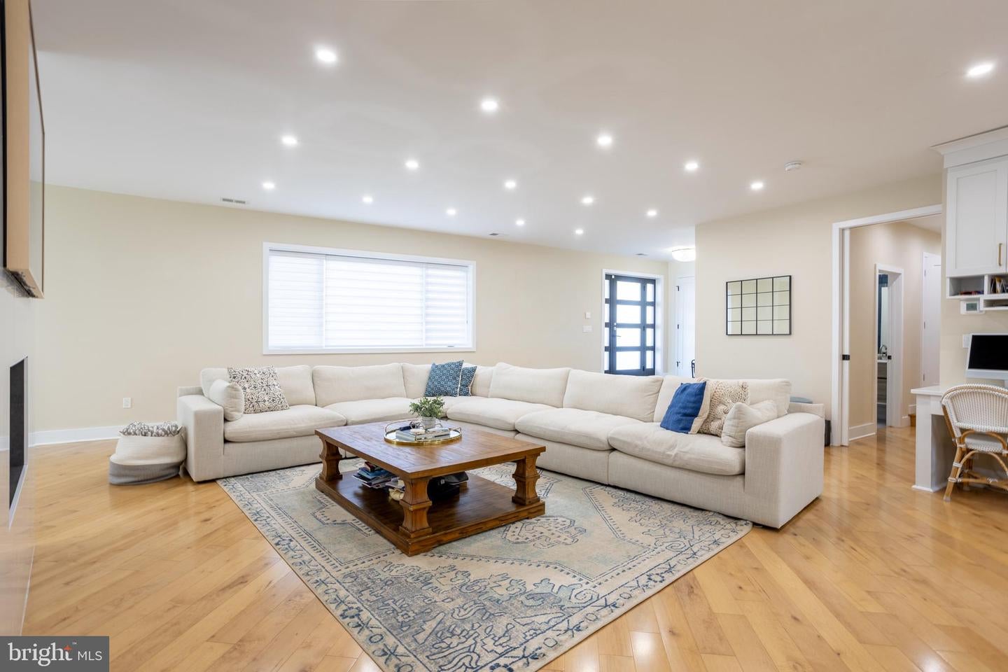 Pikesville, Maryland, 21208, United States, 6 Bedrooms Bedrooms, ,5 BathroomsBathrooms,Residential,Active,2010580