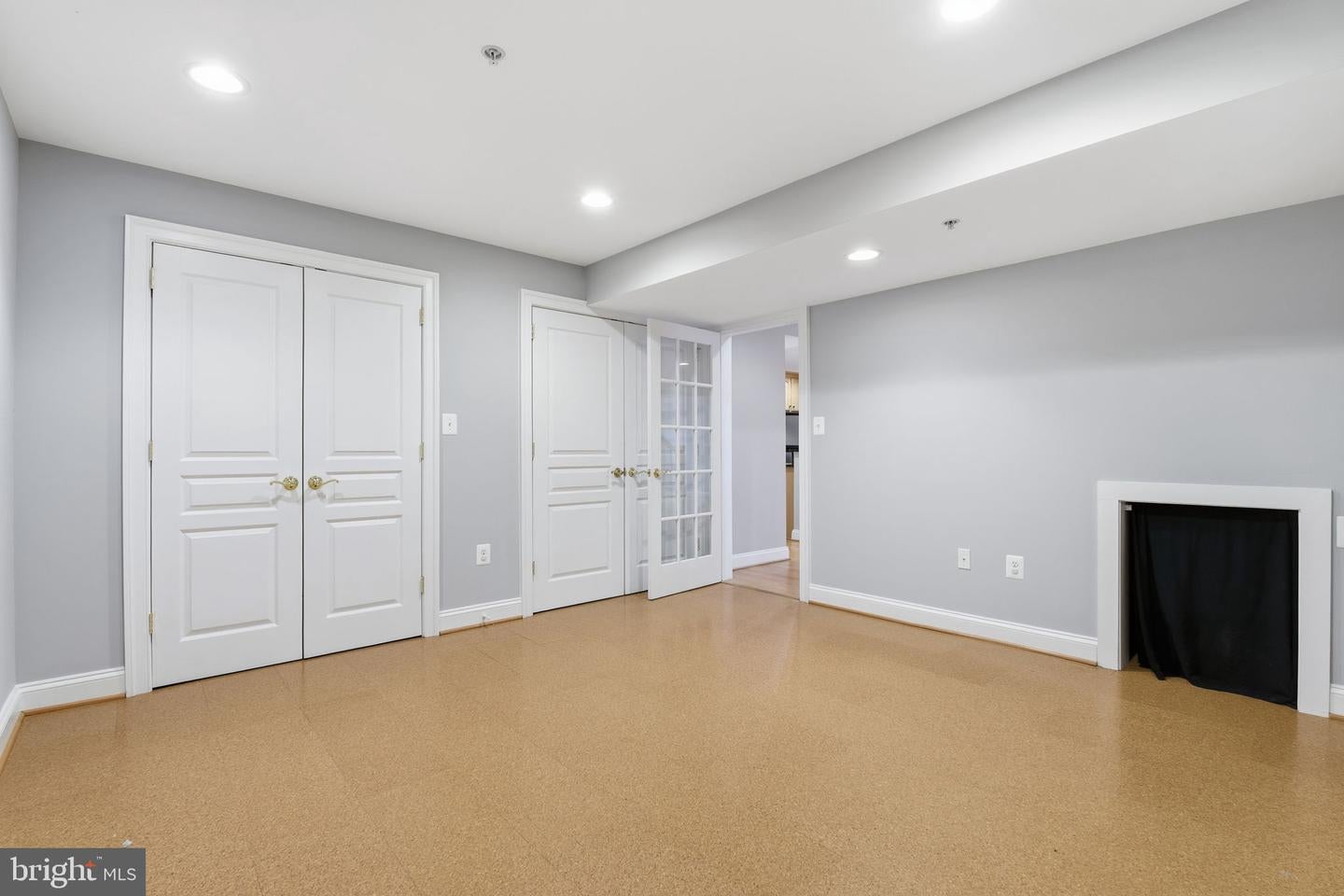 Rockville, Maryland, 20850, United States, 5 Bedrooms Bedrooms, ,5 BathroomsBathrooms,Residential,Active,2015808