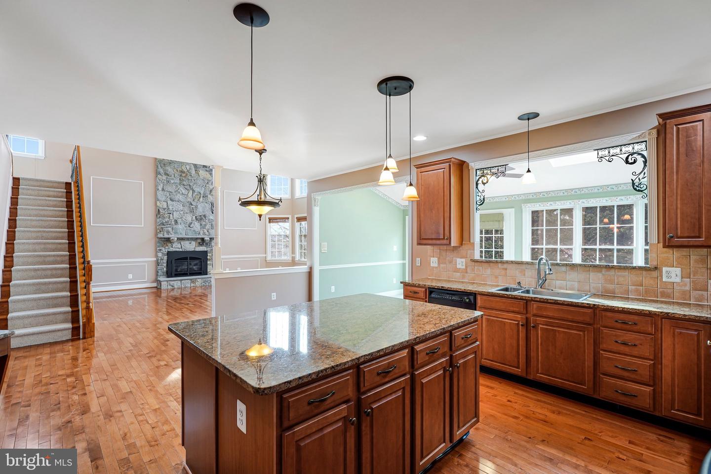 Leesburg, Virginia, 20175, United States, 5 Bedrooms Bedrooms, ,5 BathroomsBathrooms,Residential,Active,2021689