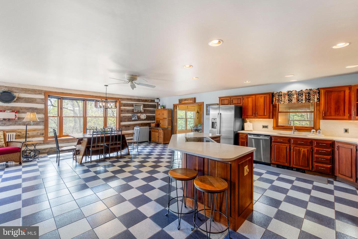 Winchester, Virginia, 22602, United States, 4 Bedrooms Bedrooms, ,4 BathroomsBathrooms,Residential,Active,2041509