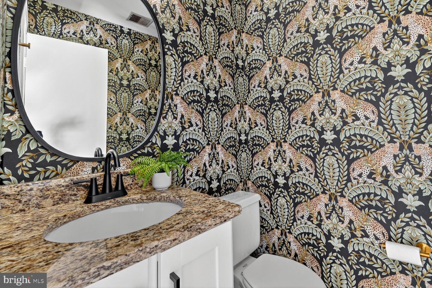 Arlington, Virginia, 22201, United States, 3 Bedrooms Bedrooms, ,3 BathroomsBathrooms,Residential,Active,1997876