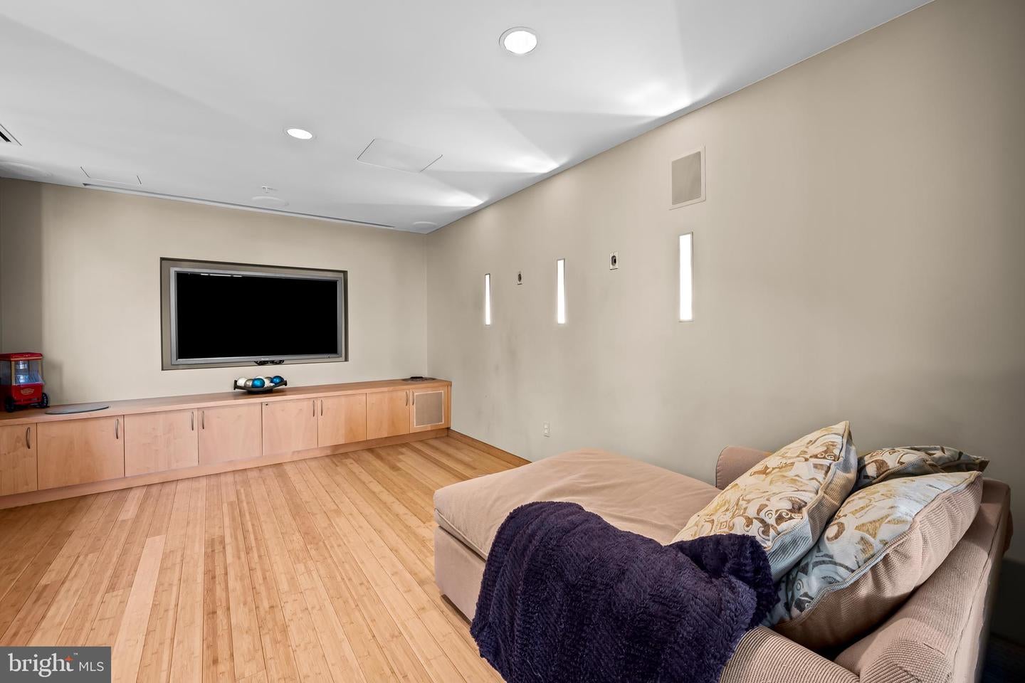 Baltimore, Maryland, 21202, United States, 3 Bedrooms Bedrooms, ,4 BathroomsBathrooms,Residential,Active,1963429