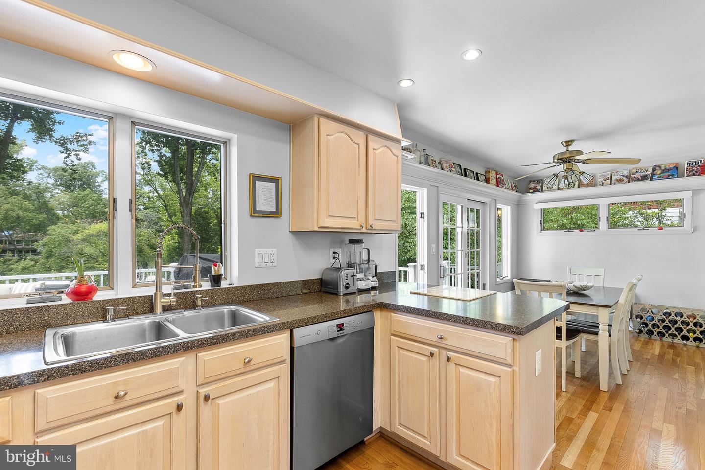 Falls Church, Virginia, 22041, United States, ,3 BathroomsBathrooms,Residential,Active,1843858