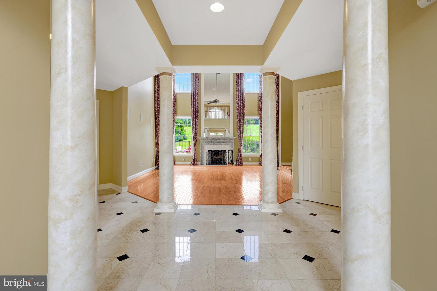 Leesburg, Virginia, 20175, United States, 4 Bedrooms Bedrooms, ,5 BathroomsBathrooms,Residential,Active,1894598