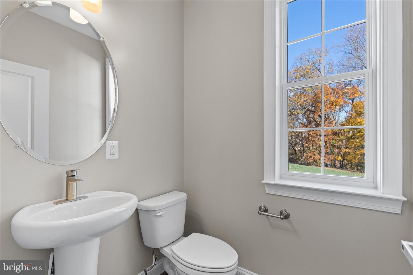 Fort Washington, Maryland, 20744, United States, 5 Bedrooms Bedrooms, ,4 BathroomsBathrooms,Residential,Active,1987253