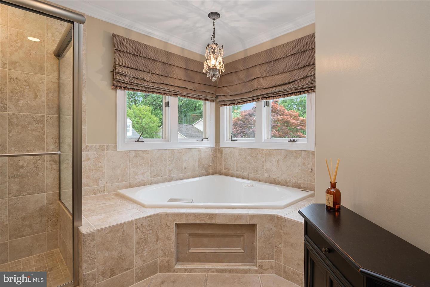 Rockville, Maryland, 20852, United States, 4 Bedrooms Bedrooms, ,4 BathroomsBathrooms,Residential,Active,2045026