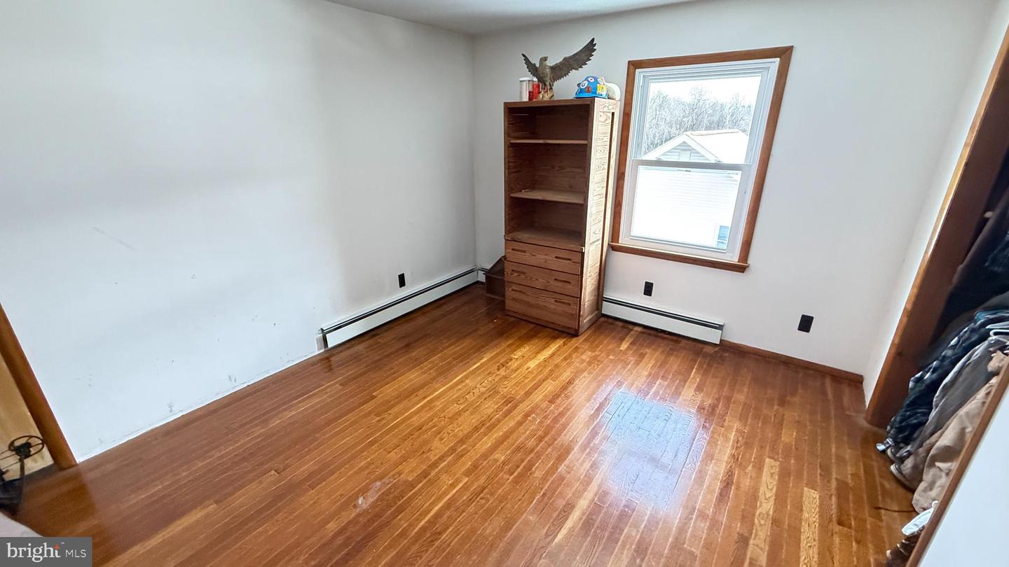 Waymart, Pennsylvania, 18472, United States, 4 Bedrooms Bedrooms, ,2 BathroomsBathrooms,Residential,Active,2007156