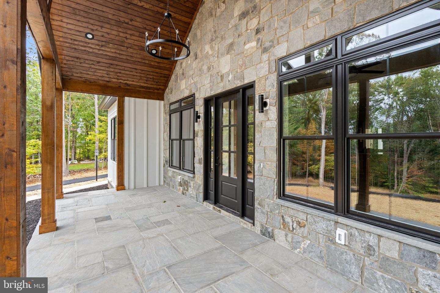 Warrenton, Virginia, 20187, United States, 5 Bedrooms Bedrooms, ,6 BathroomsBathrooms,Residential,Active,2006968