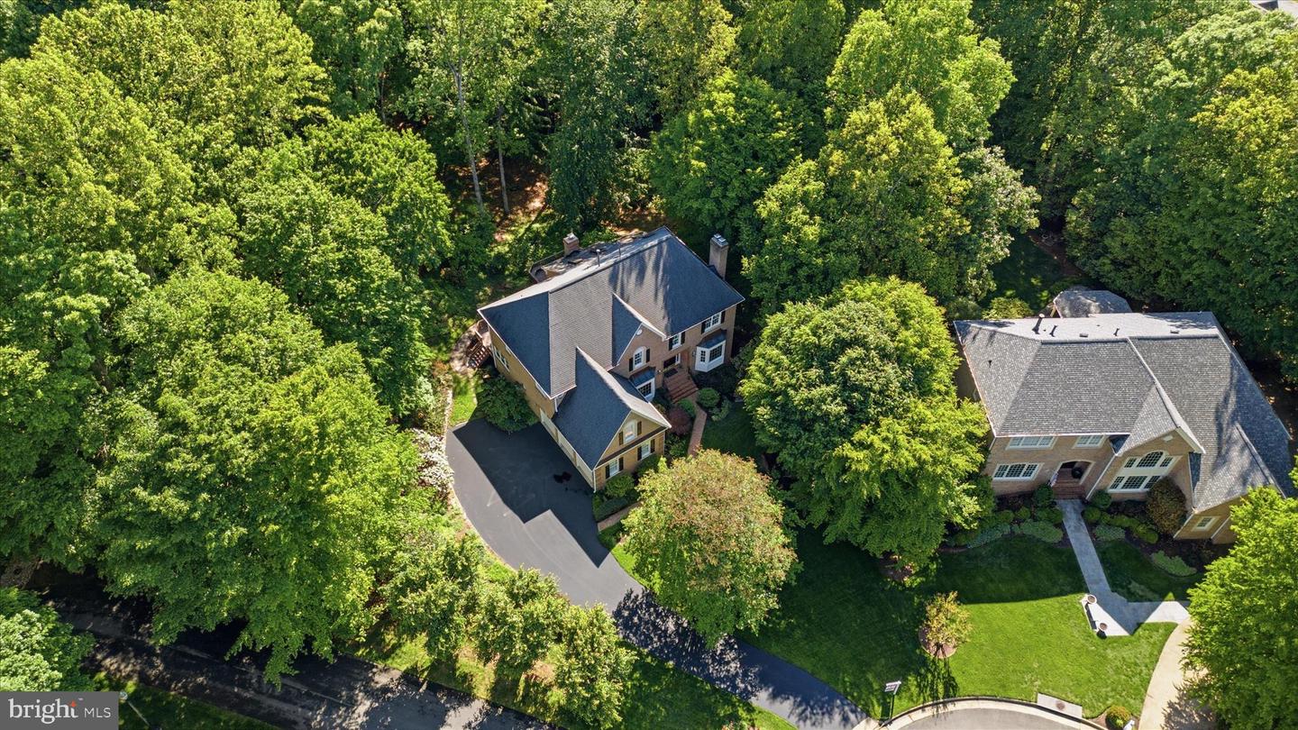 Oakton, Virginia, 22124, United States, 5 Bedrooms Bedrooms, ,5 BathroomsBathrooms,Residential,Pending,2045766