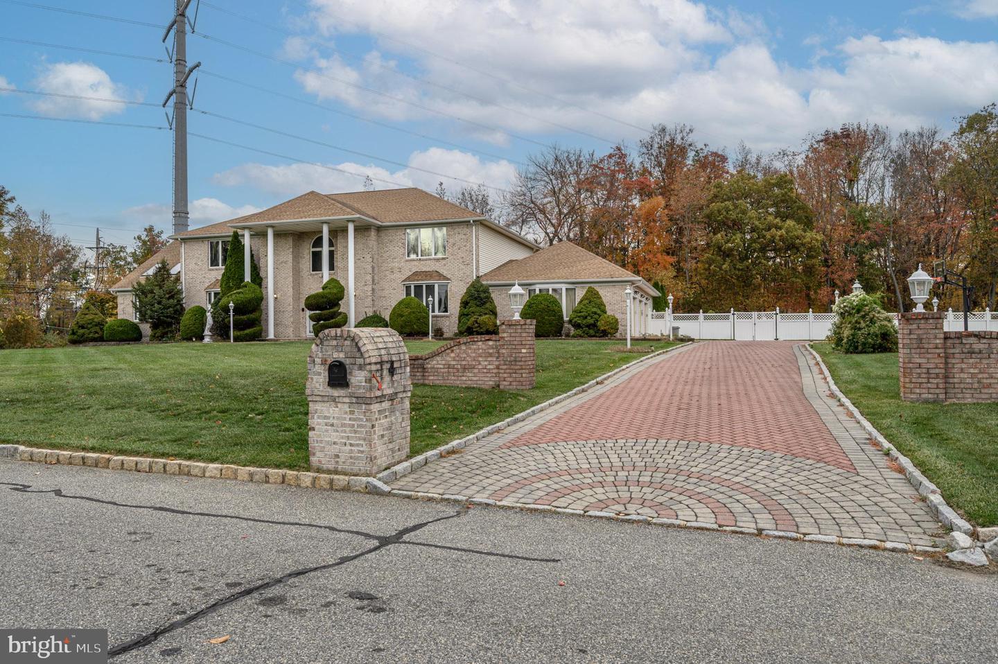 Monmouth Junction, New Jersey, 08852, United States, 5 Bedrooms Bedrooms, ,5 BathroomsBathrooms,Residential,Active,1987239