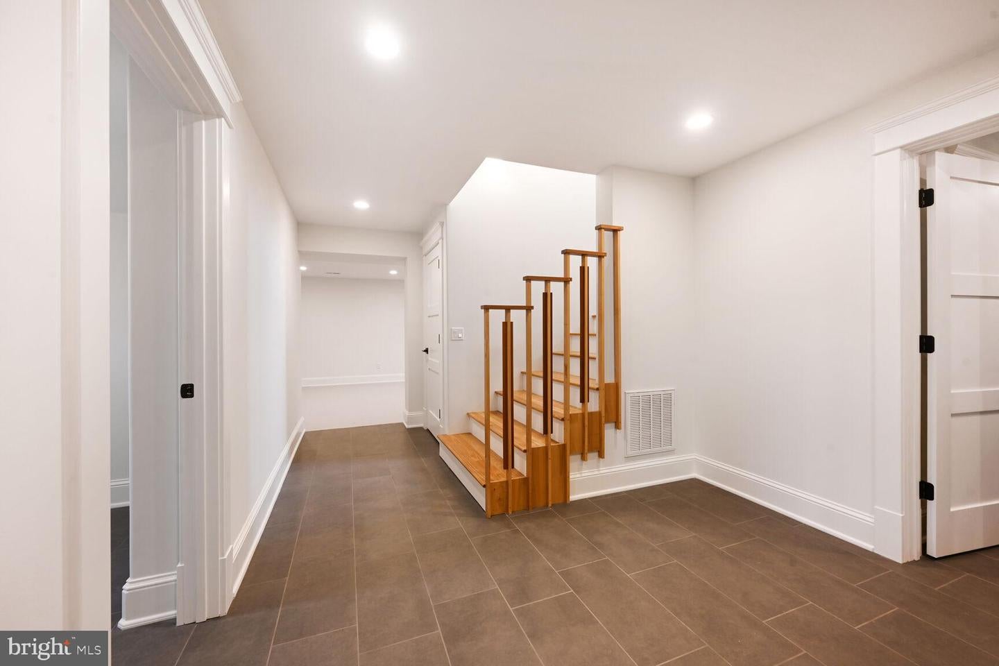 Alexandria, Virginia, 22301, United States, 6 Bedrooms Bedrooms, ,6 BathroomsBathrooms,Residential,Active,1825083