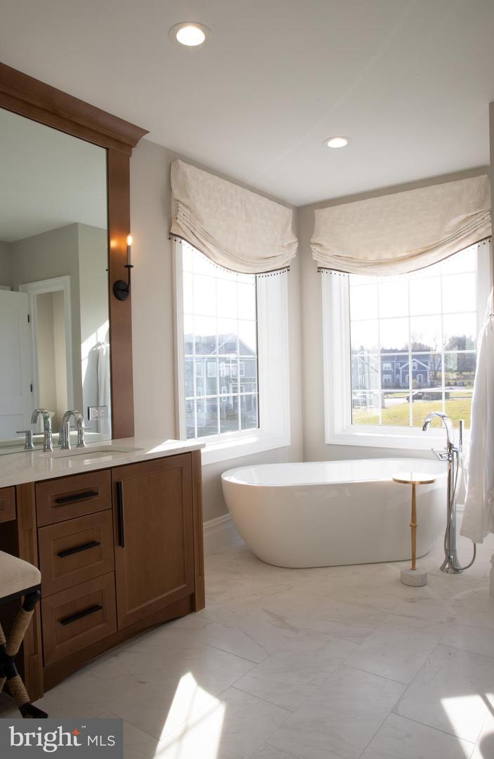 Chalfont, Pennsylvania, 18914, United States, ,5 BathroomsBathrooms,Residential,Active,1702152