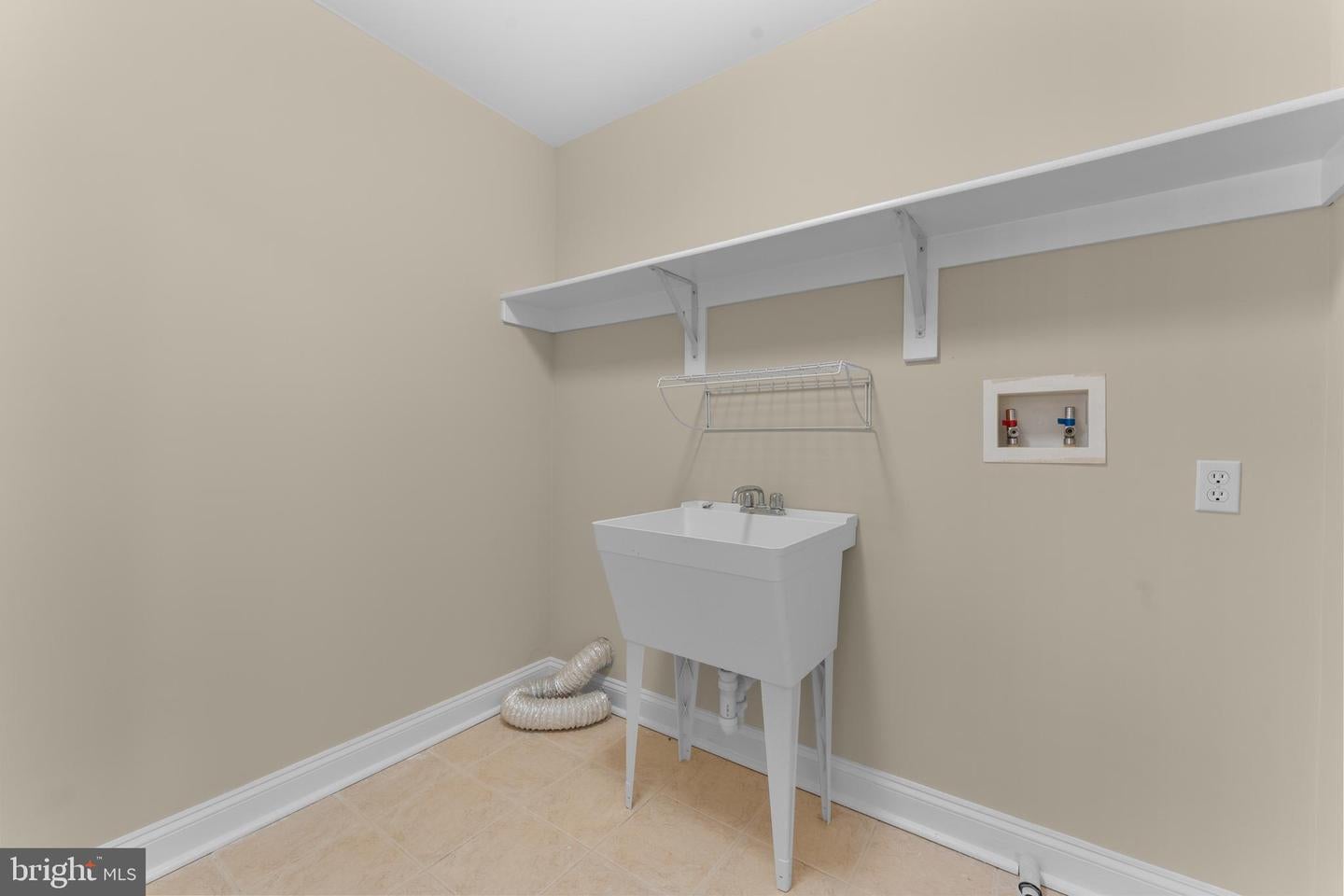 Spotsylvania, Virginia, 22553, United States, 5 Bedrooms Bedrooms, ,5 BathroomsBathrooms,Residential,Active,1936606