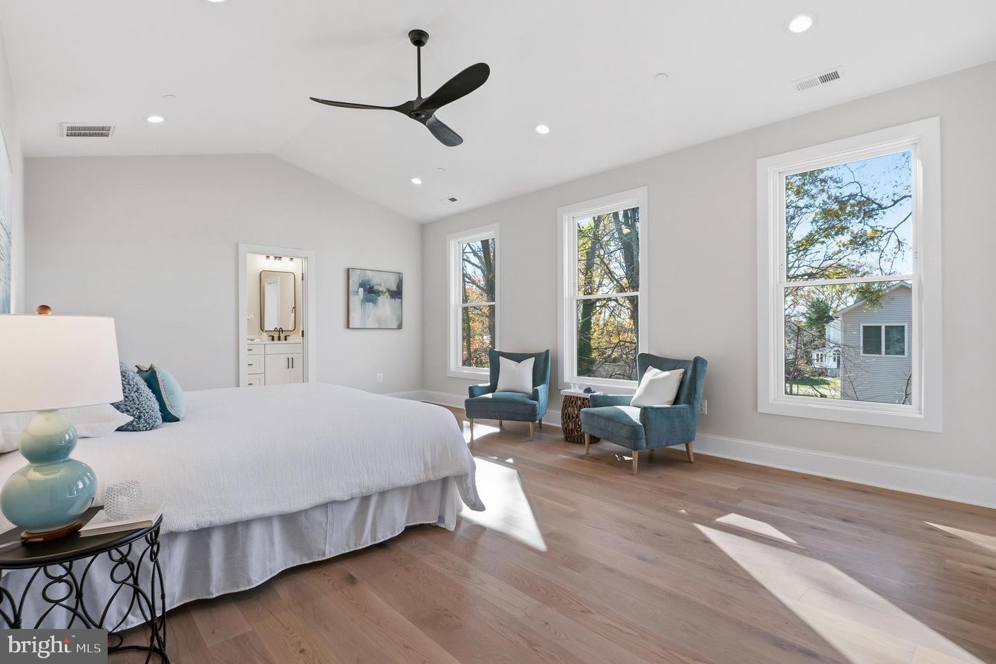 Annapolis, Maryland, 21403, United States, 3 Bedrooms Bedrooms, ,4 BathroomsBathrooms,Residential,Active,1952633