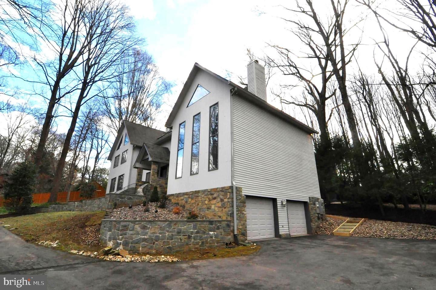 Great Falls, Virginia, 22066, United States, 4 Bedrooms Bedrooms, ,4 BathroomsBathrooms,Residential,Active,1936627