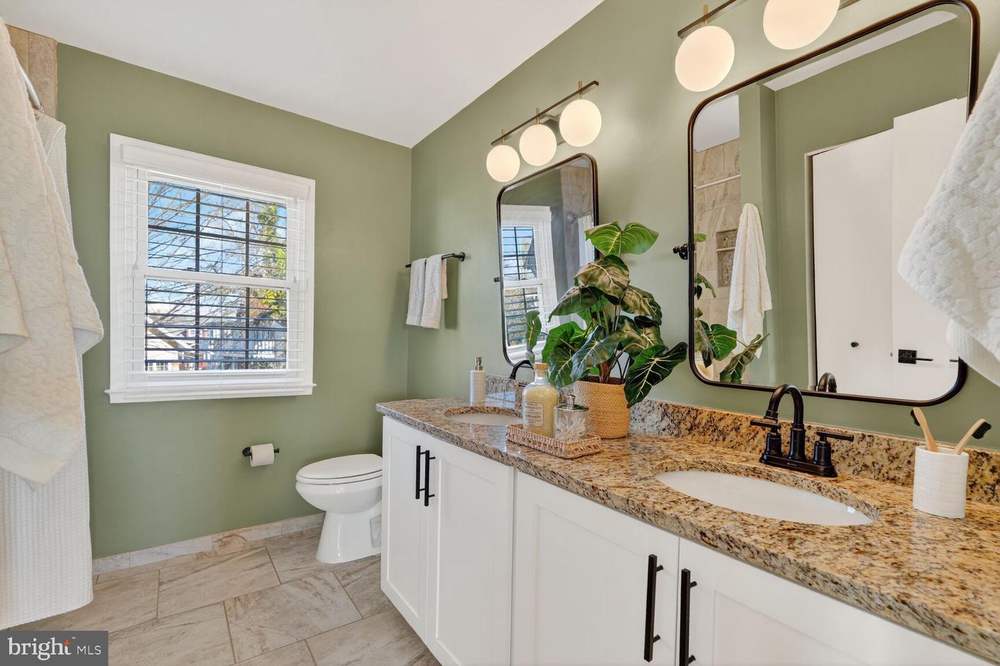 Arlington, Virginia, 22201, United States, 3 Bedrooms Bedrooms, ,3 BathroomsBathrooms,Residential,Active,1997876