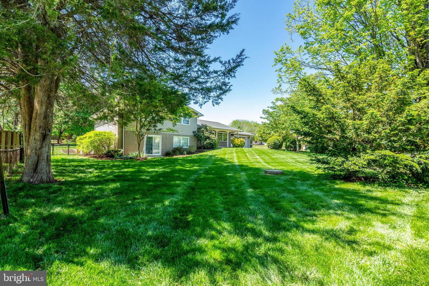 Fairfax, Virginia, 22030, United States, 4 Bedrooms Bedrooms, ,3 BathroomsBathrooms,Residential,Active,2045005